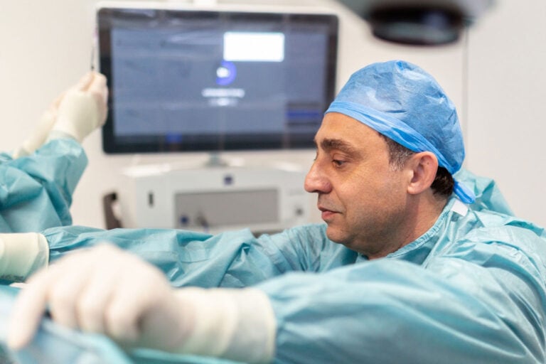 laser-eye-surgeons-operating-on-each-other-serving-trust