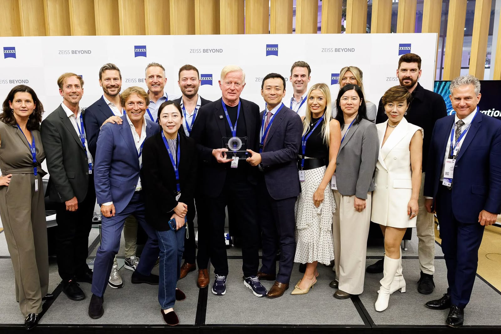 euroeyes-surgeon-award-winning-trifocal-award